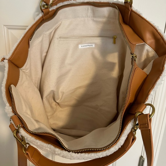 Anthropologie Highlands Faux Sherpa Tote New w/out Tags - Picture 7 of 7